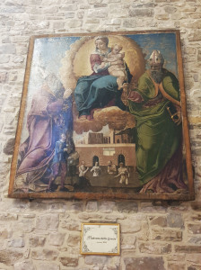 Madonna delle Grazie, con Nicola di Bari e Sant'ambrogio (o più precisamente Sant'Alberto) 1559-1570 ad opera di Giovan  Firello Lorenzo