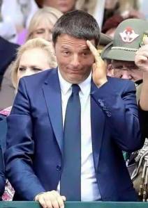 renzi_saluto_da_scemo