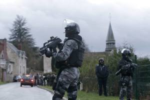 forze speciali polizia francese_© forze_speciali_FRANCE_©REUTERS/Christian Hartmann.jpg