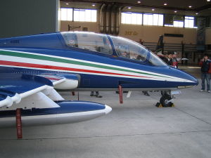 800px-Aermacchi_MB-339_PAN