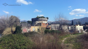 Abitazioni abusive e fatiscenti nella zona archeologica di Ponte Lucano