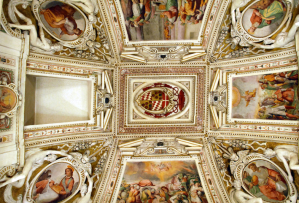 Gli affreschi della Cappella interna