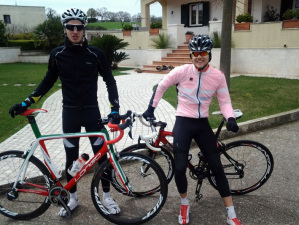 In versione biker con Tom Blomqvist ex-compagno di scuderia