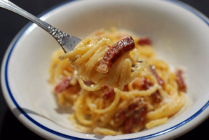 Carbonara con uova e guanciale nostrano