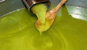 Spremitura dell'olio extra vergine d'oliva