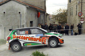 Giuseppe Dettori navigato da Carlo Pissano su Skoda Fabia Super 2000