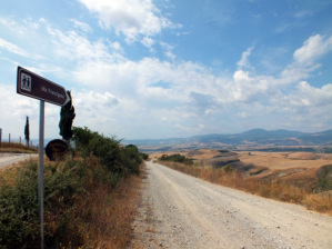 Il nome del percorso usato dai pellegrini ricinduce all'itinerario primitivo per cui si entrava in territorio italico dalla Valle di Susa attraverso il Colle del Moncenisio  e talvolta transitando anche dal Colle del Monginevro, dando così alla strada il nome di Francigena, cioè proveniente dalla Terra dei Franchi 