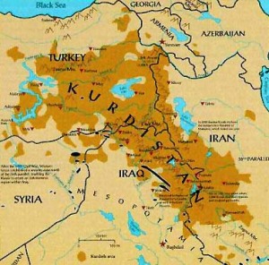 Il Kurdistan è una nazione ma non è uno stato indipendente. La vasta area geografica occupata è di circa 450 mila Kmq. Si tratta di un territorio strategico e rilevante per la ricchezza di petrolio e di risorse idriche.