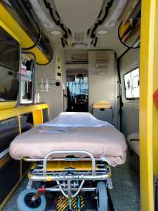 La lettica dell'ambulanza bariatrica già operativa a Foggia per gestire le emergenze di pazienti con gravi obesità